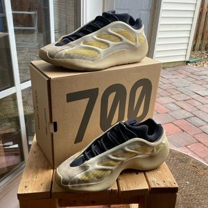 Yeezy 700 V3 Safflower